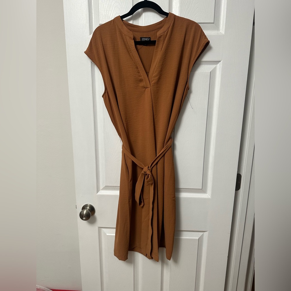 Jones New York V-Neck Midi Dress with Tie Belt